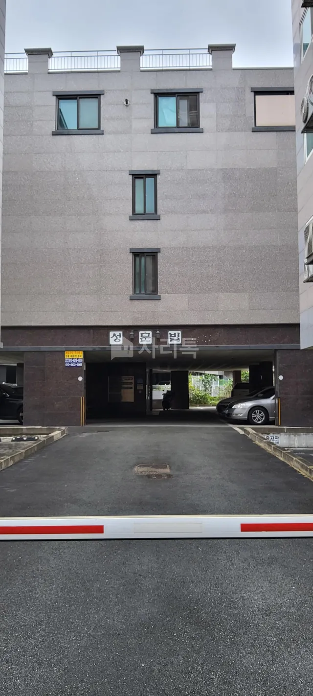 충남 천안시 동남구 봉명동 37-52 대표 사진