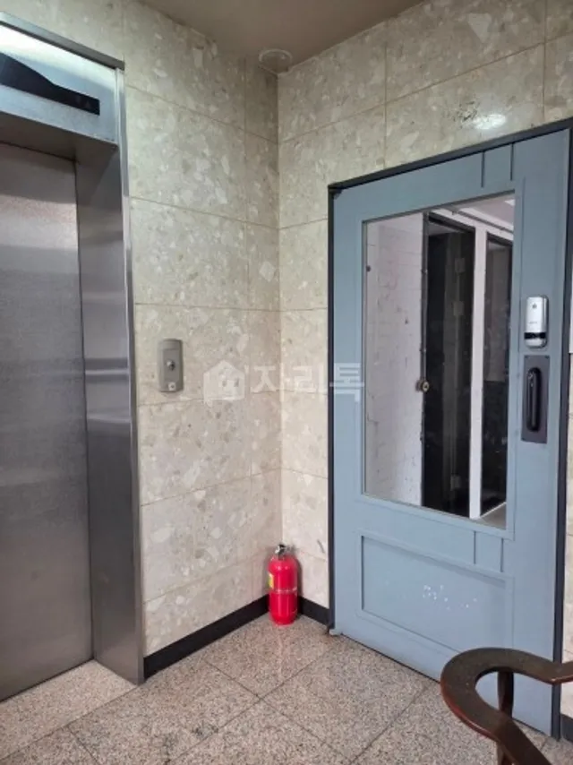 서울 강남구 신사동 524-33 대표 사진